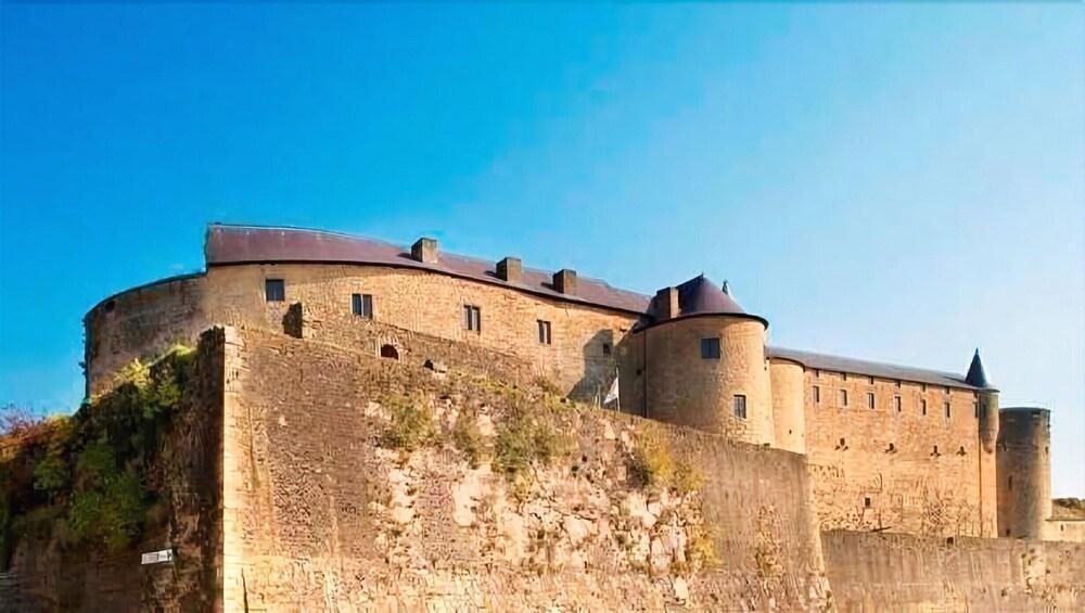 Hotel Le Chateau Fort De Sedan Exterior photo