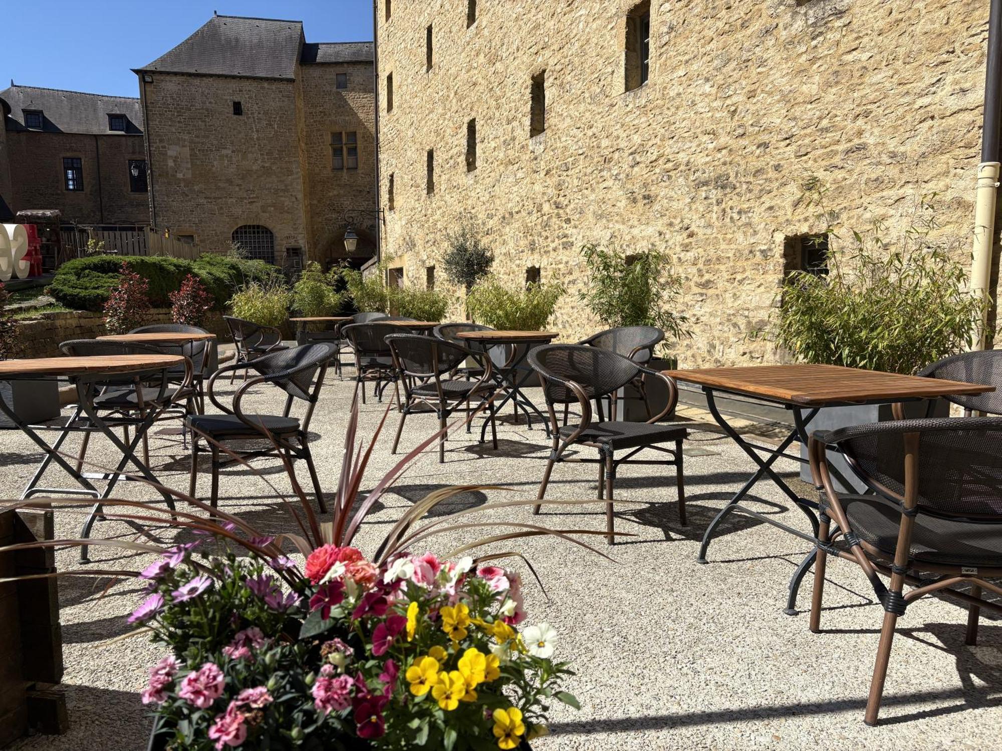 Hotel Le Chateau Fort De Sedan Exterior photo